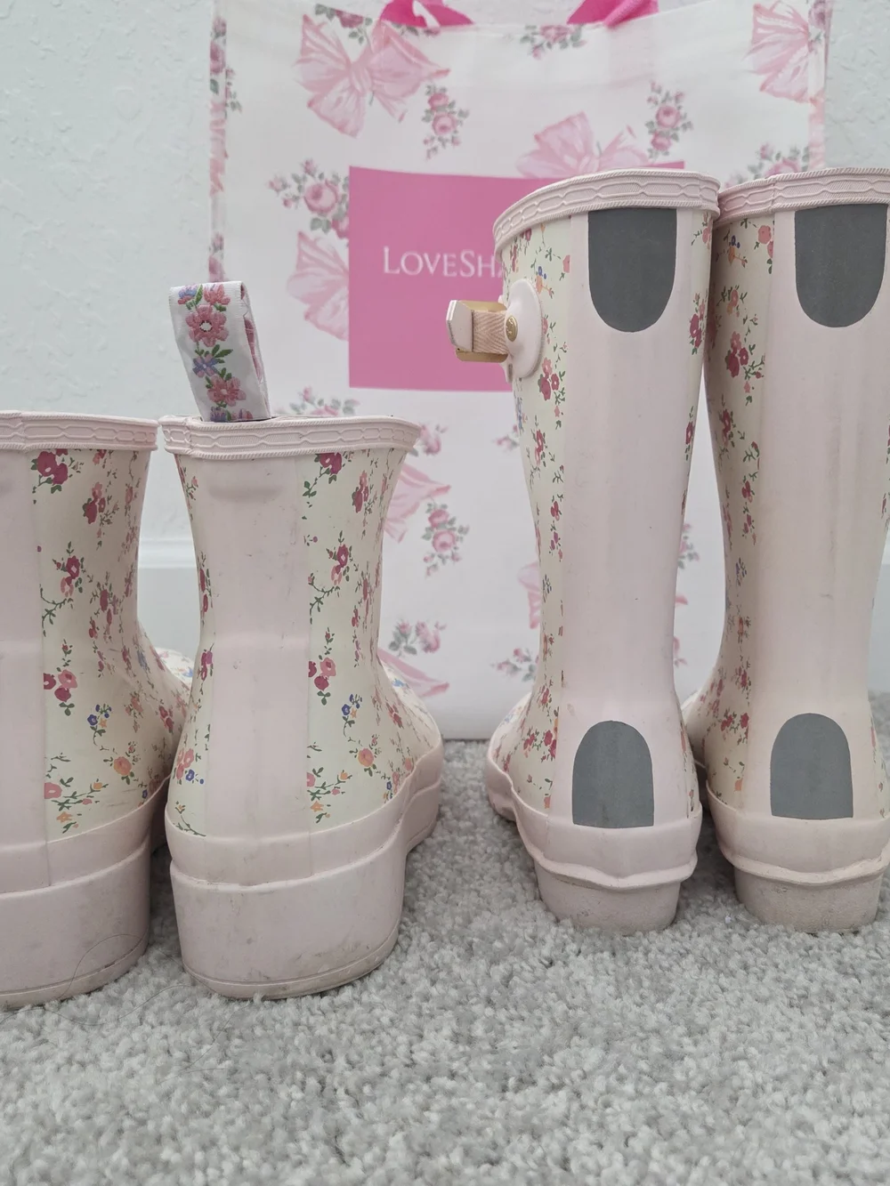 Mommy & Me - Hunter x LoveShackFancy Floral Rain Boots - Cream & Pink - Picture 5 of 7